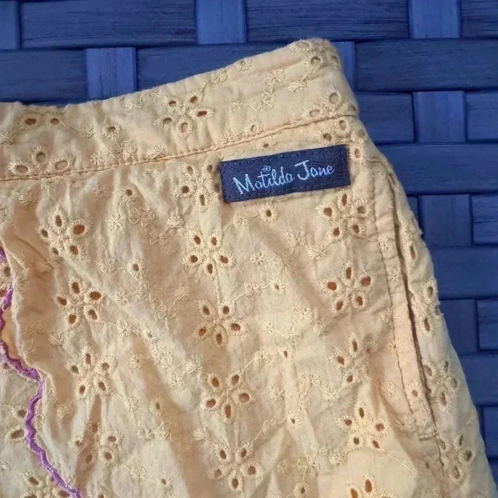 Matilda Jane Girl’s Ramona Yellow Tulip Front Embroidered Eyelet Shorts Size 8 - Picture 4 of 6